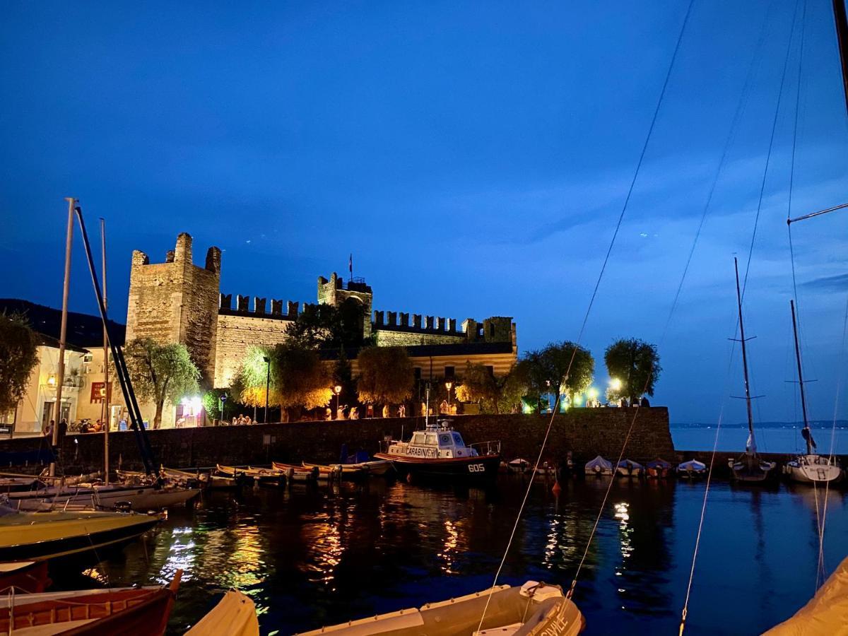 Albergo Gardesana Torri Del Benaco Kültér fotó