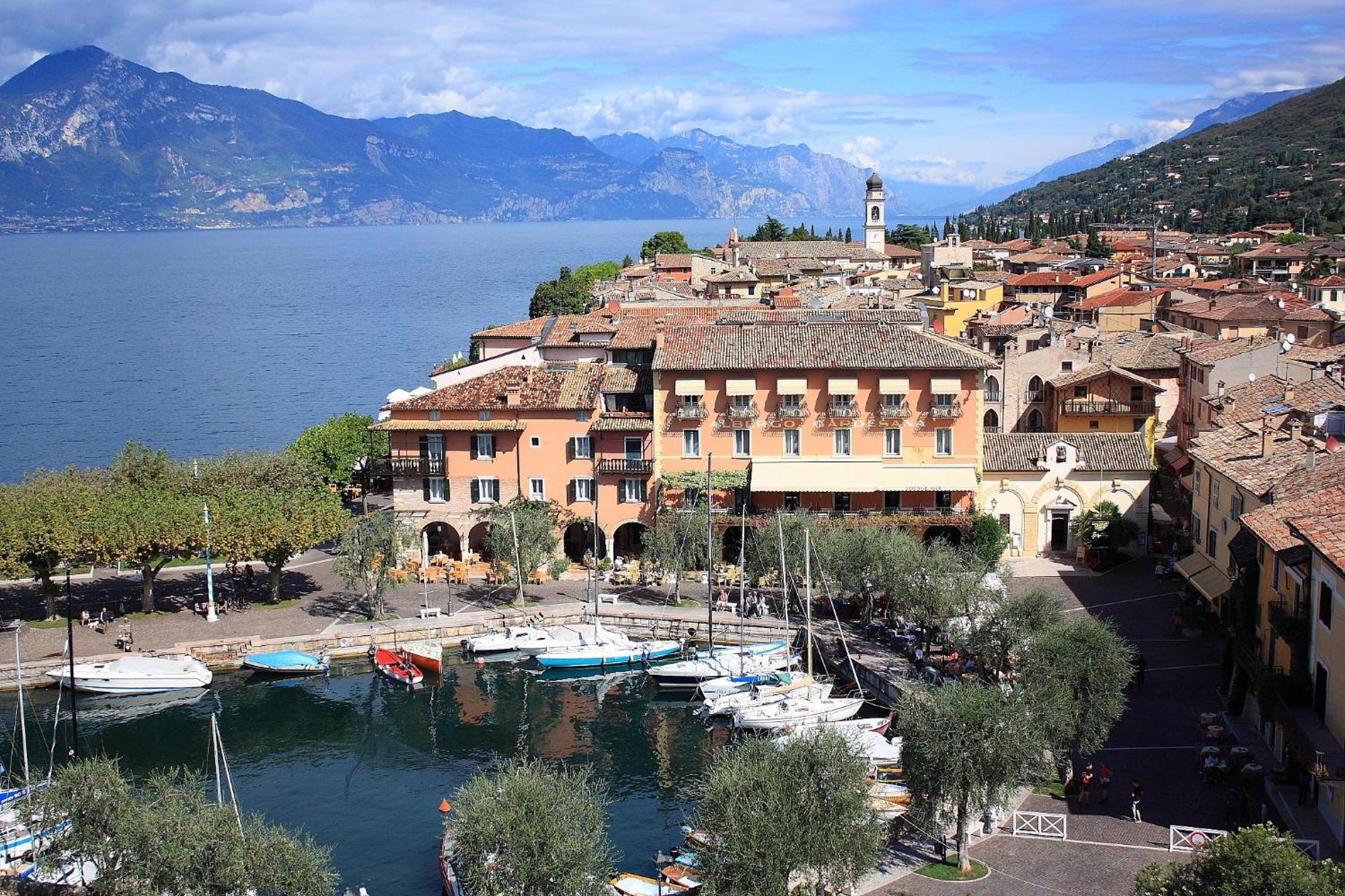 Albergo Gardesana Torri Del Benaco Kültér fotó